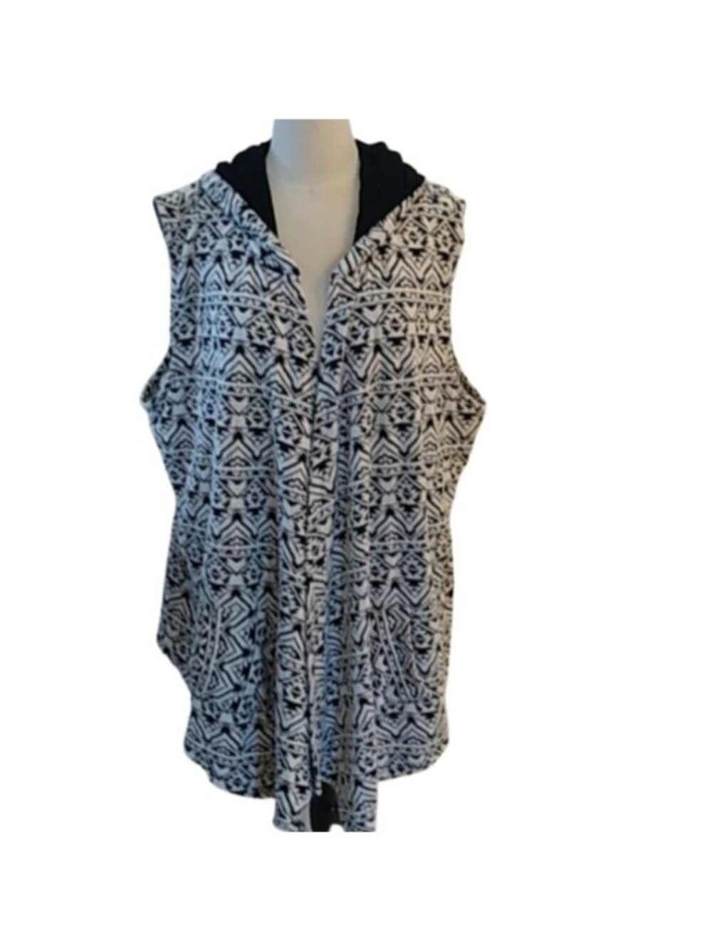 Maria Gabrielle Southwestern Fly front Long Vest with Pockets, Black/Ivory, 3X